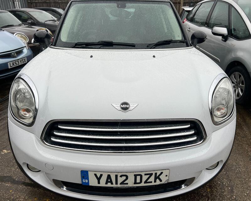 Mini Countryman view 3