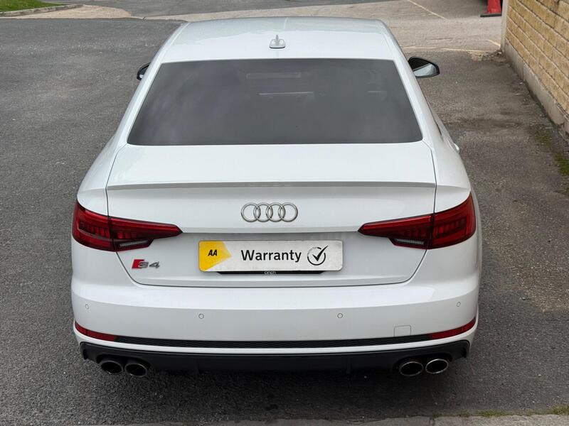 Audi S4 view 4
