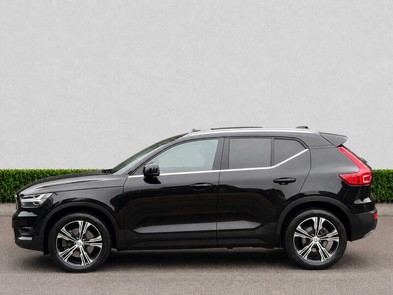 Volvo XC40 view 4