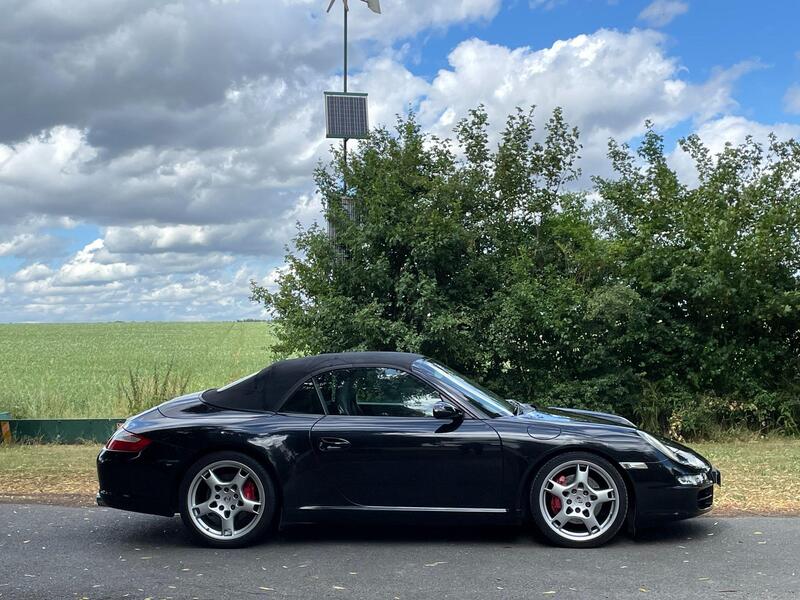 Porsche 911 view 17