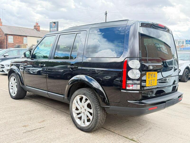 Land Rover Discovery 4 view 5