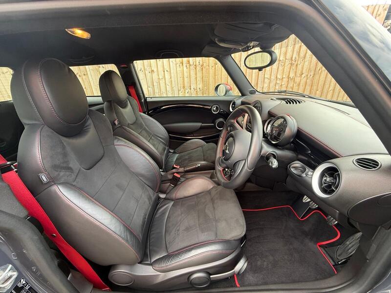 Mini Cooper view 6