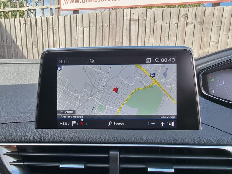 Peugeot 3008 view 3