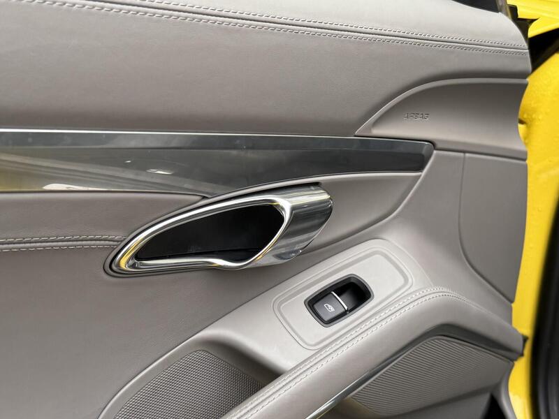 Porsche 911 view 53