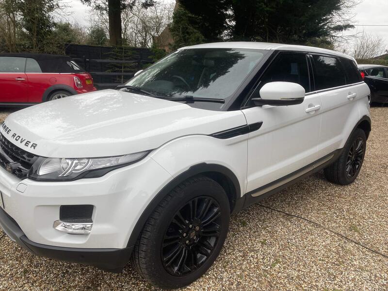 Land Rover Range Rover view 3