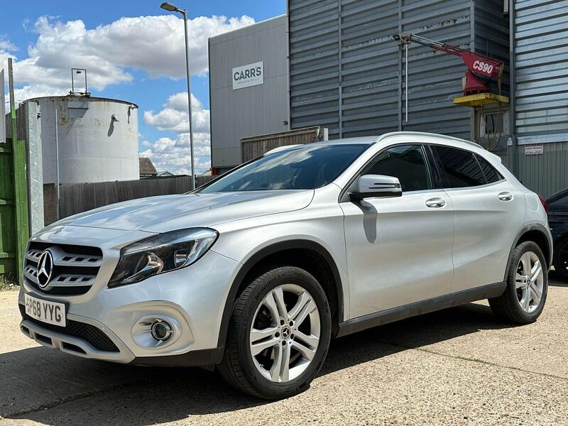 Mercedes-Benz GLA view 7