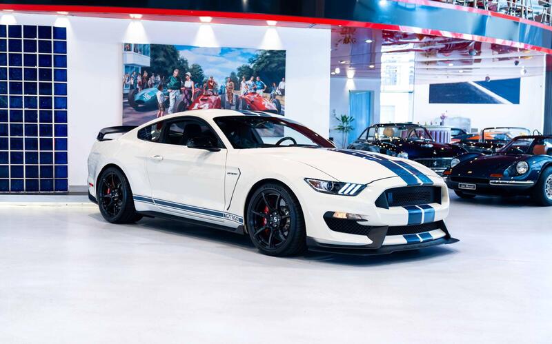 Ford Mustang view 5