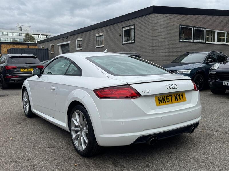Audi TT view 4