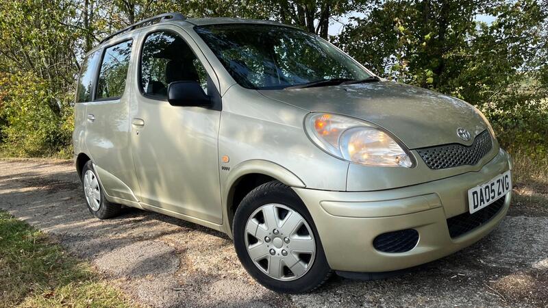 2005 Toyota Yaris Verso — photo 15