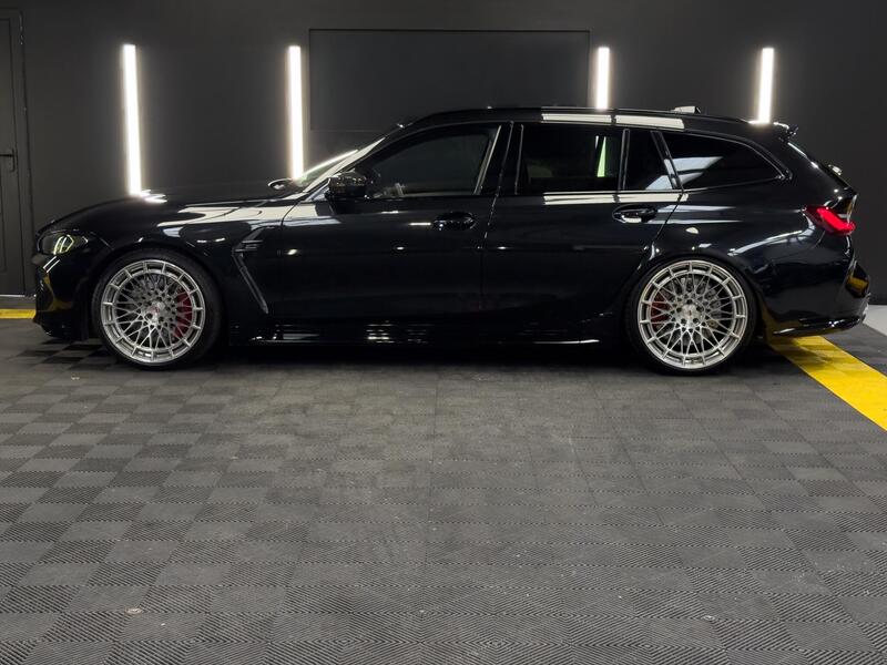 BMW M3 view 3