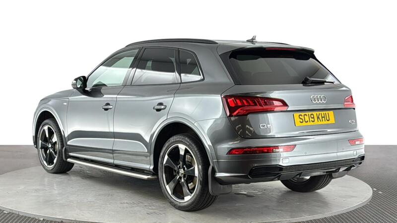 Audi Q5 view 6