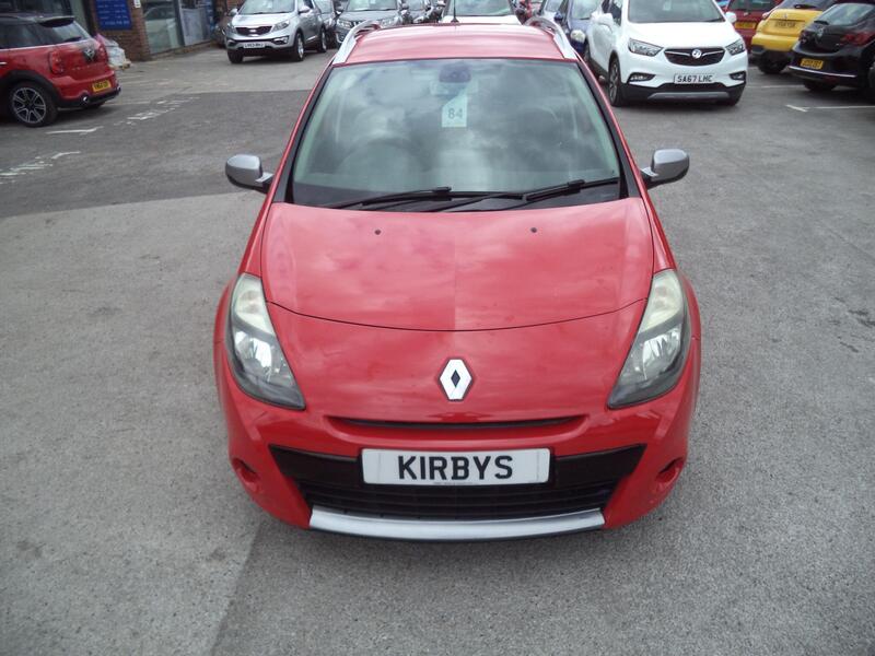 Renault Clio view 2