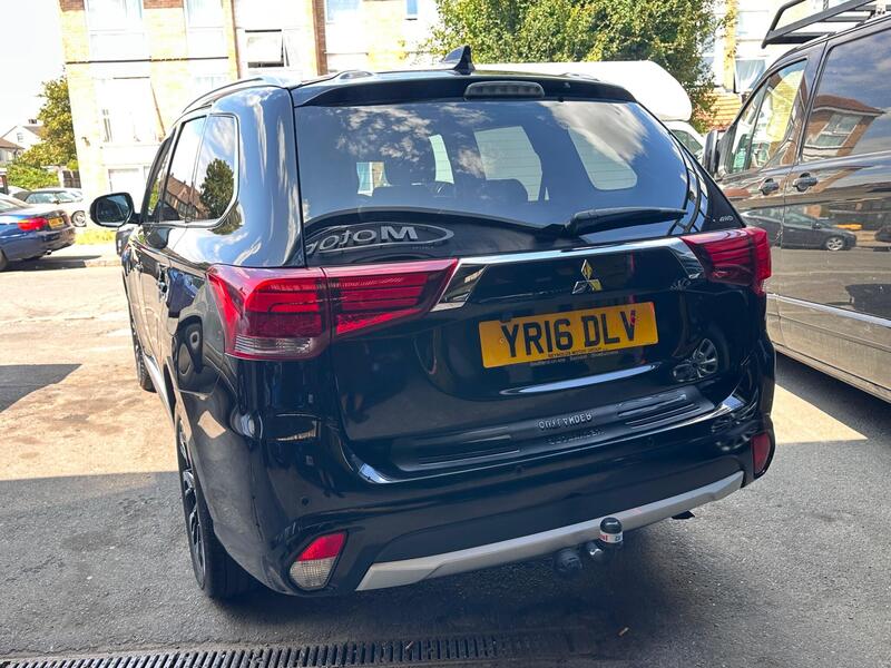 Mitsubishi Outlander view 5
