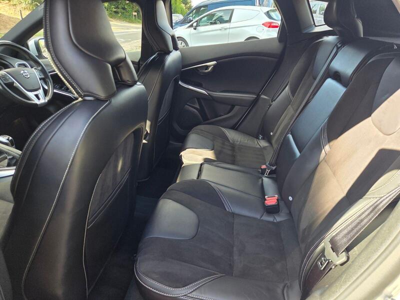Volvo V40 view 7
