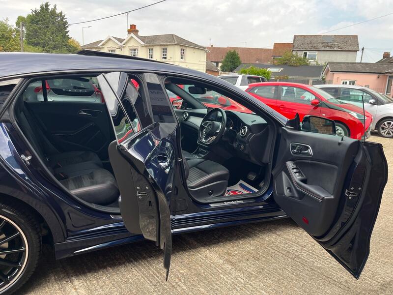 Mercedes-Benz Mercedes-Benz CLA view 2