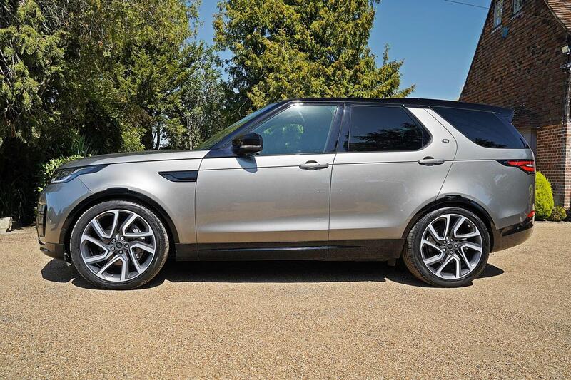 Land Rover Discovery 3 view 2
