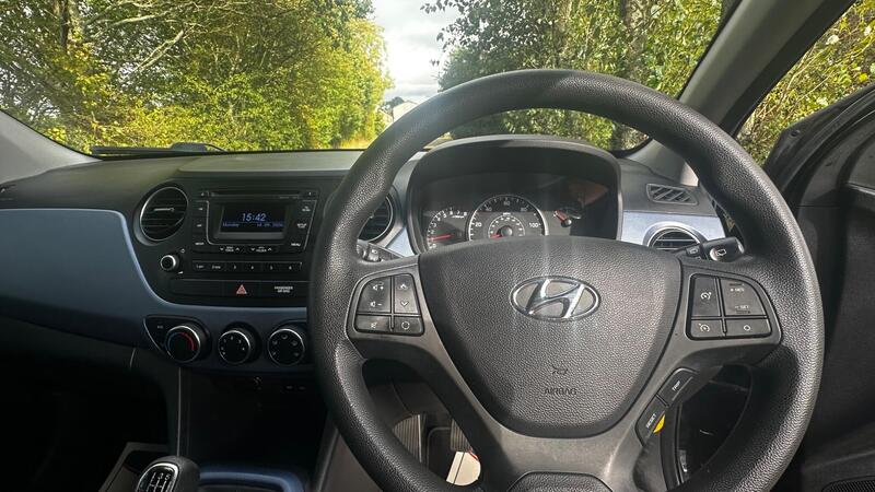 2015 Hyundai i10 — photo 18