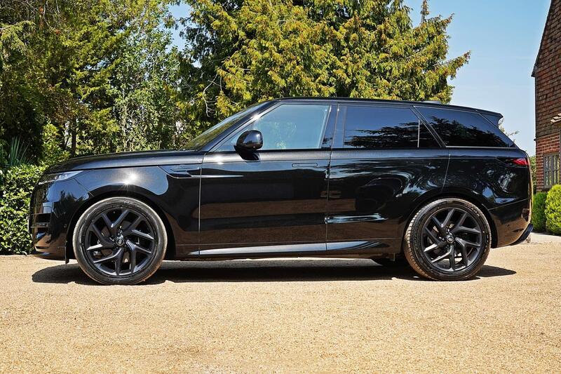Land Rover Range Rover Sport view 2