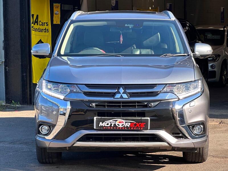 Mitsubishi Outlander view 2