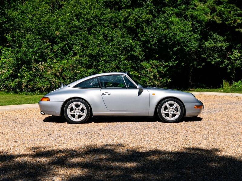 Porsche 911 view 4