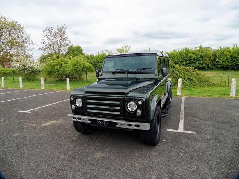 Land Rover Defender view 19