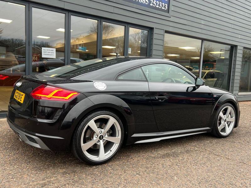 Audi TT view 6