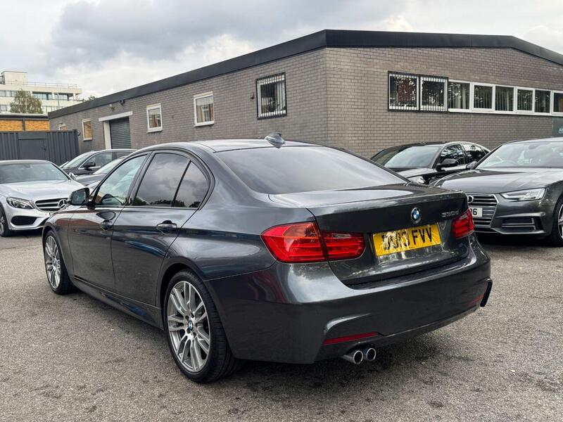 BMW 3 Series view 4
