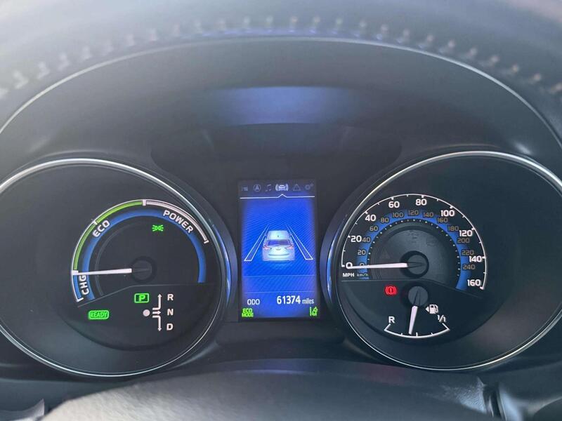 Toyota Auris view 5