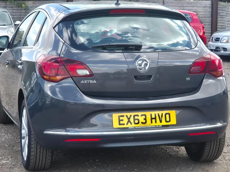 Vauxhall Astra view 4