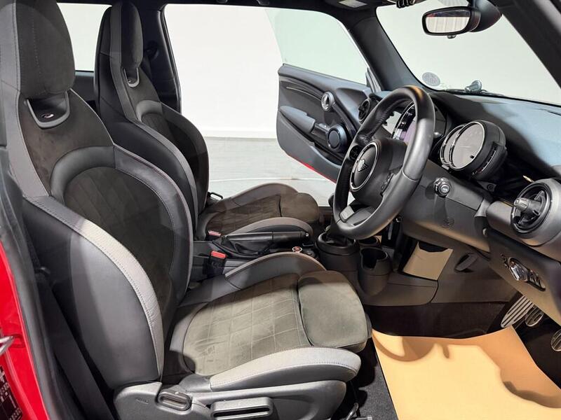 Mini Cooper view 5