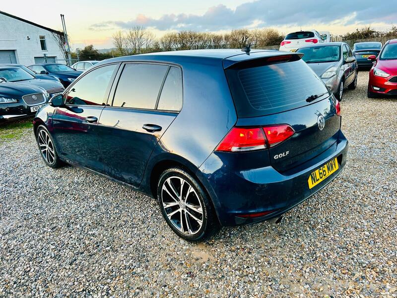 Volkswagen Golf view 7