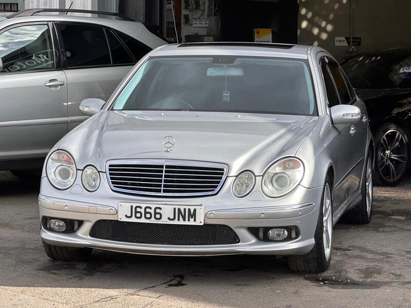 Mercedes-Benz E Class view 4