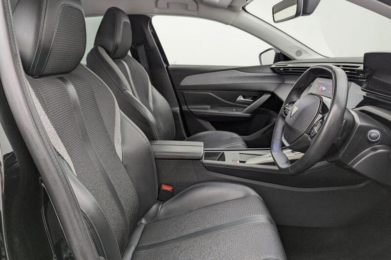 Peugeot 308 SW view 3