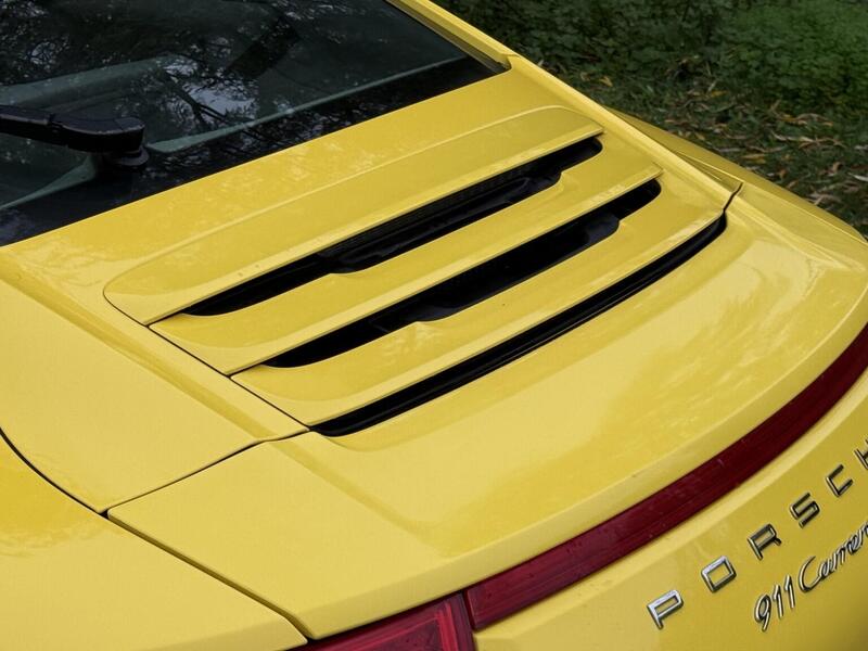 Porsche 911 view 66