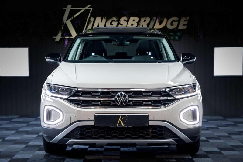Volkswagen T-Roc view 4