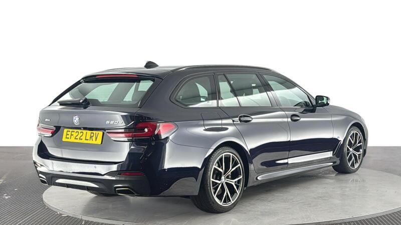 BMW 5 Series view 4
