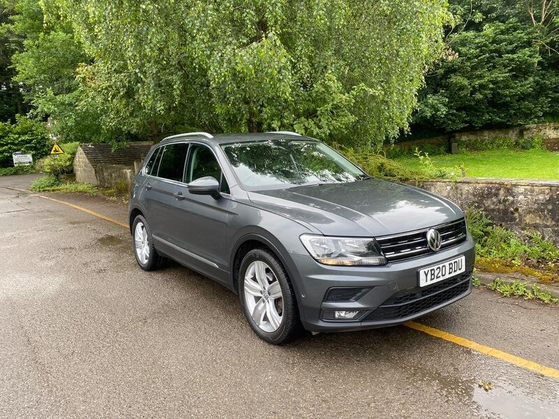 Volkswagen Tiguan view 3