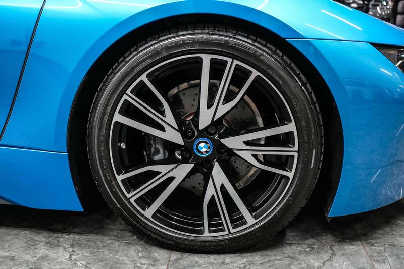BMW I8 view 7
