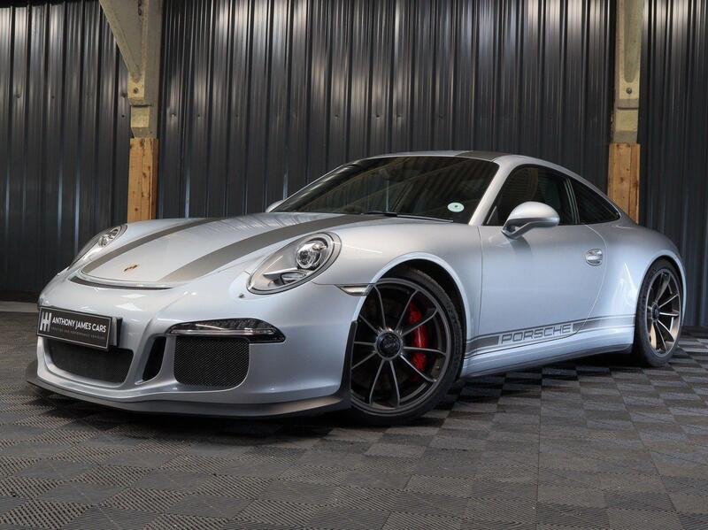 Porsche 911 view 7
