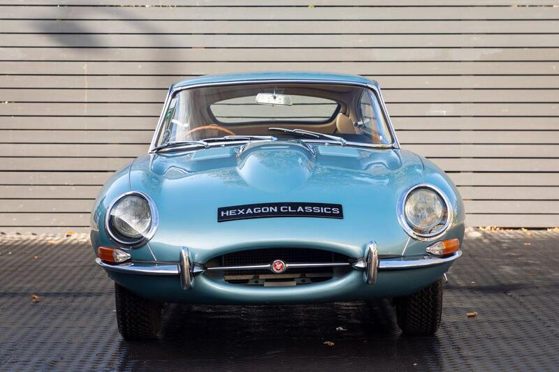 Jaguar E Type view 3