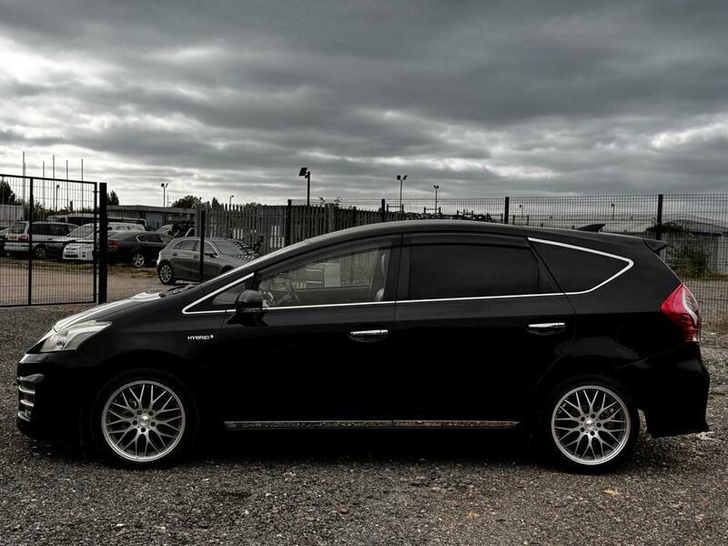 Toyota Prius+ view 6