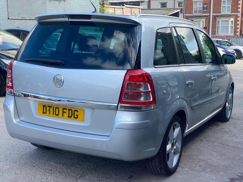 Vauxhall Zafira view 4