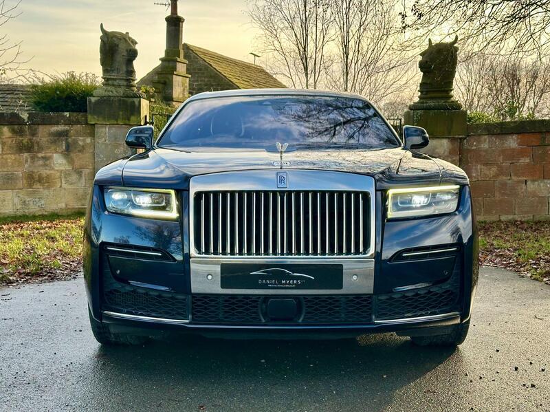 Rolls-Royce Ghost view 2