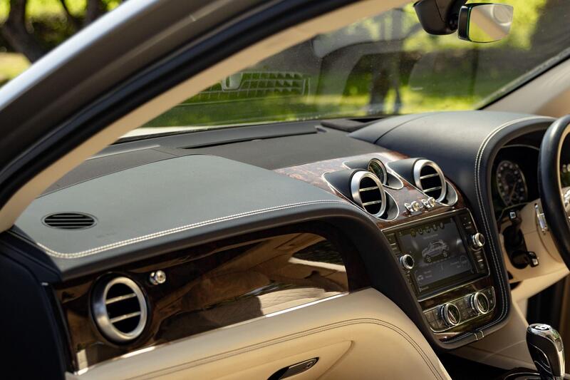 Bentley Bentayga view 5