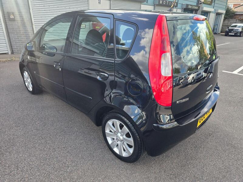 Mitsubishi Colt view 6