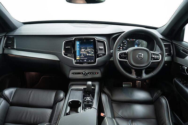 Volvo XC90 view 4