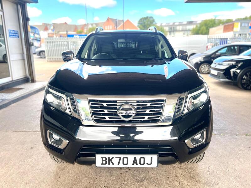 Nissan Navara view 2