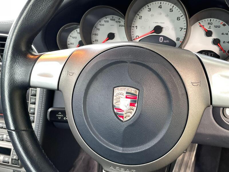Porsche 911 view 21