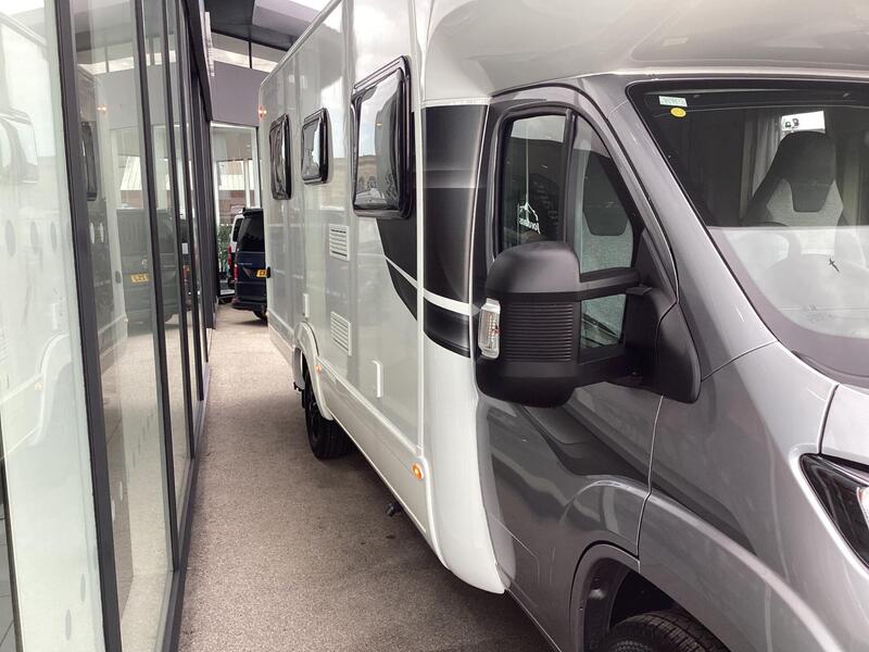 Auto-Trail Expedition C71 — image 8