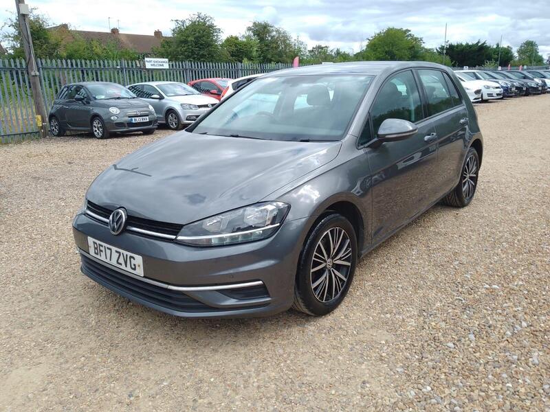 Volkswagen Golf view 3